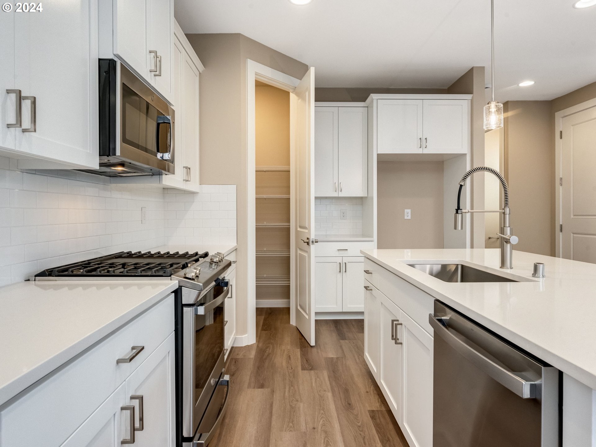 706 Northwest 178th Street Ridgefield, WA 98642 - Photo 11 of 39