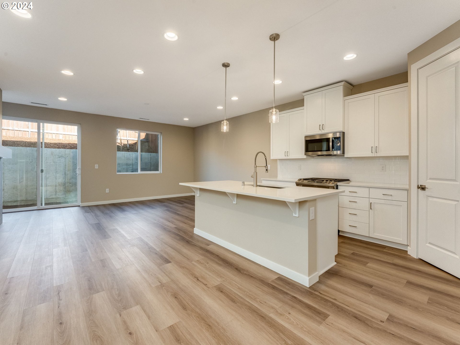 706 Northwest 178th Street Ridgefield, WA 98642 - Photo 8 of 39