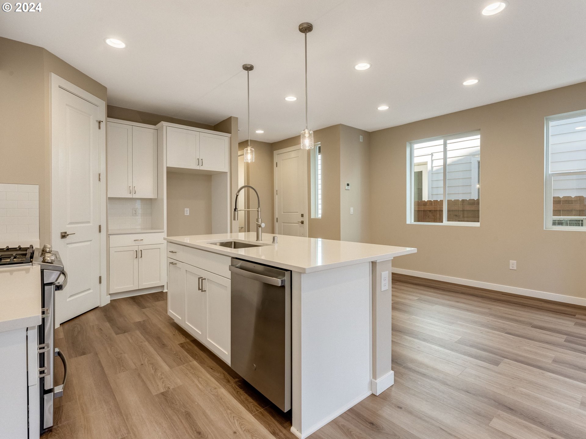 706 Northwest 178th Street Ridgefield, WA 98642 - Photo 10 of 39