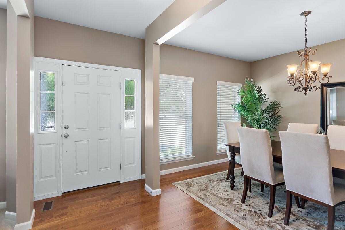 1121 Talbridge Way St. Charles, MO 63303 - Photo 4 of 34