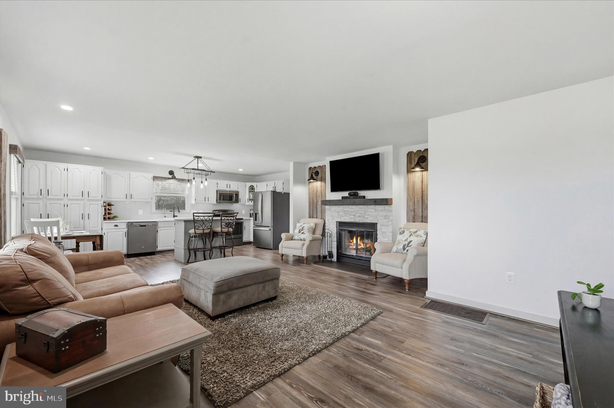 2171 Oranda Road Strasburg, VA 22657 - Photo 11 of 69 View walking in front door