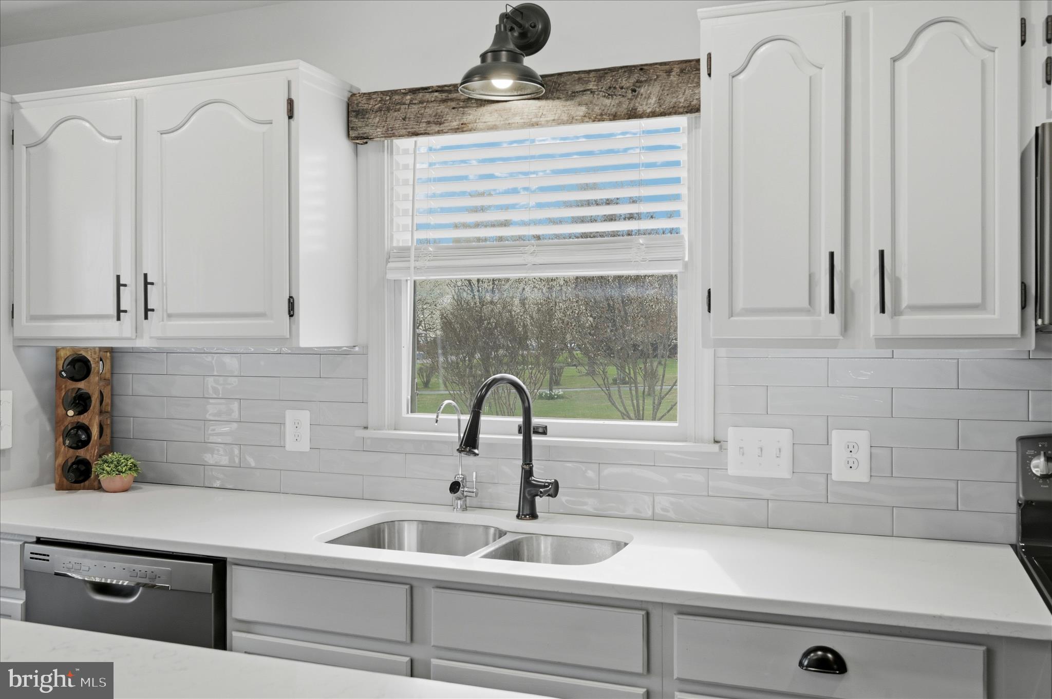 2171 Oranda Road Strasburg, VA 22657 - Photo 20 of 69 The color pallet of this kitchen is top notch!