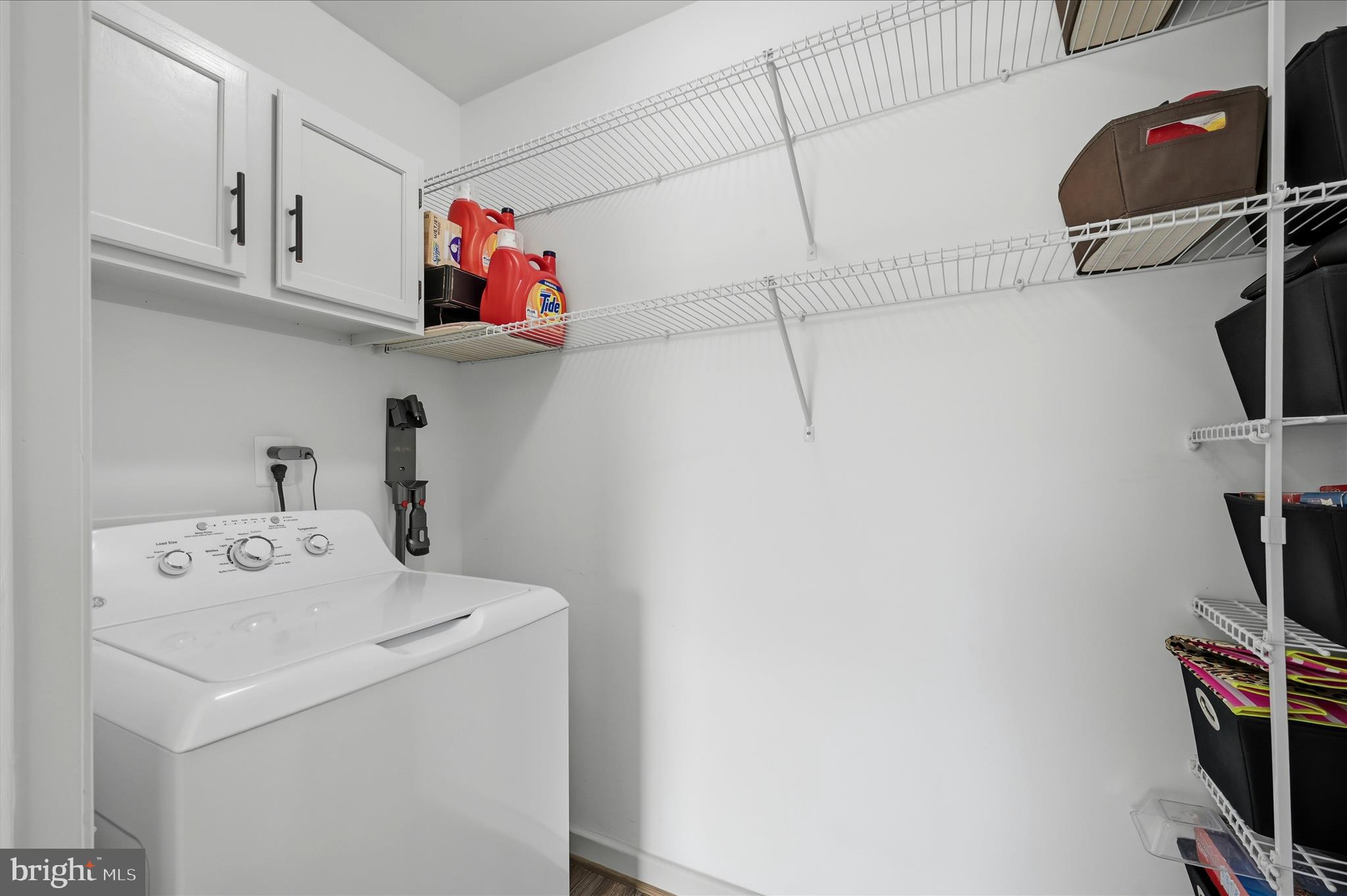 2171 Oranda Road Strasburg, VA 22657 - Photo 24 of 69 Unique left to right for washer & dryer! AMAZING!