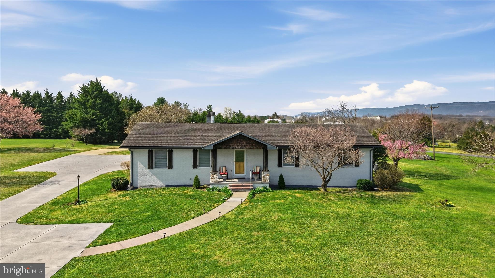 2171 Oranda Road Strasburg, VA 22657 - Photo 3 of 69 Huge yard!