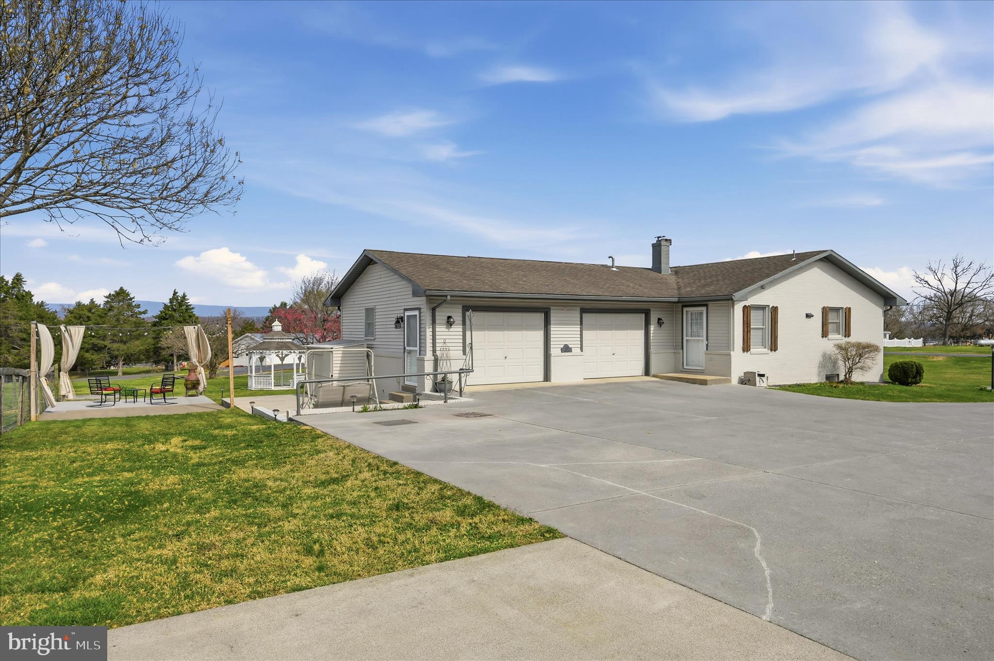 2171 Oranda Road Strasburg, VA 22657 - Photo 51 of 69 Side load garage with separate heating/cooling!