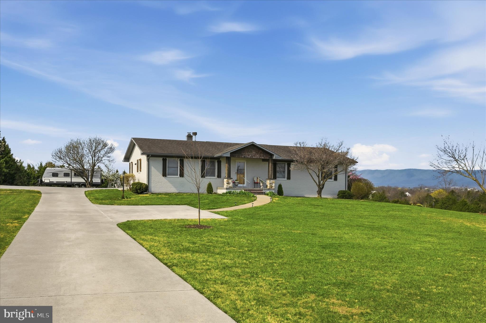 2171 Oranda Road Strasburg, VA 22657 - Photo 6 of 69 Check out the mountains!