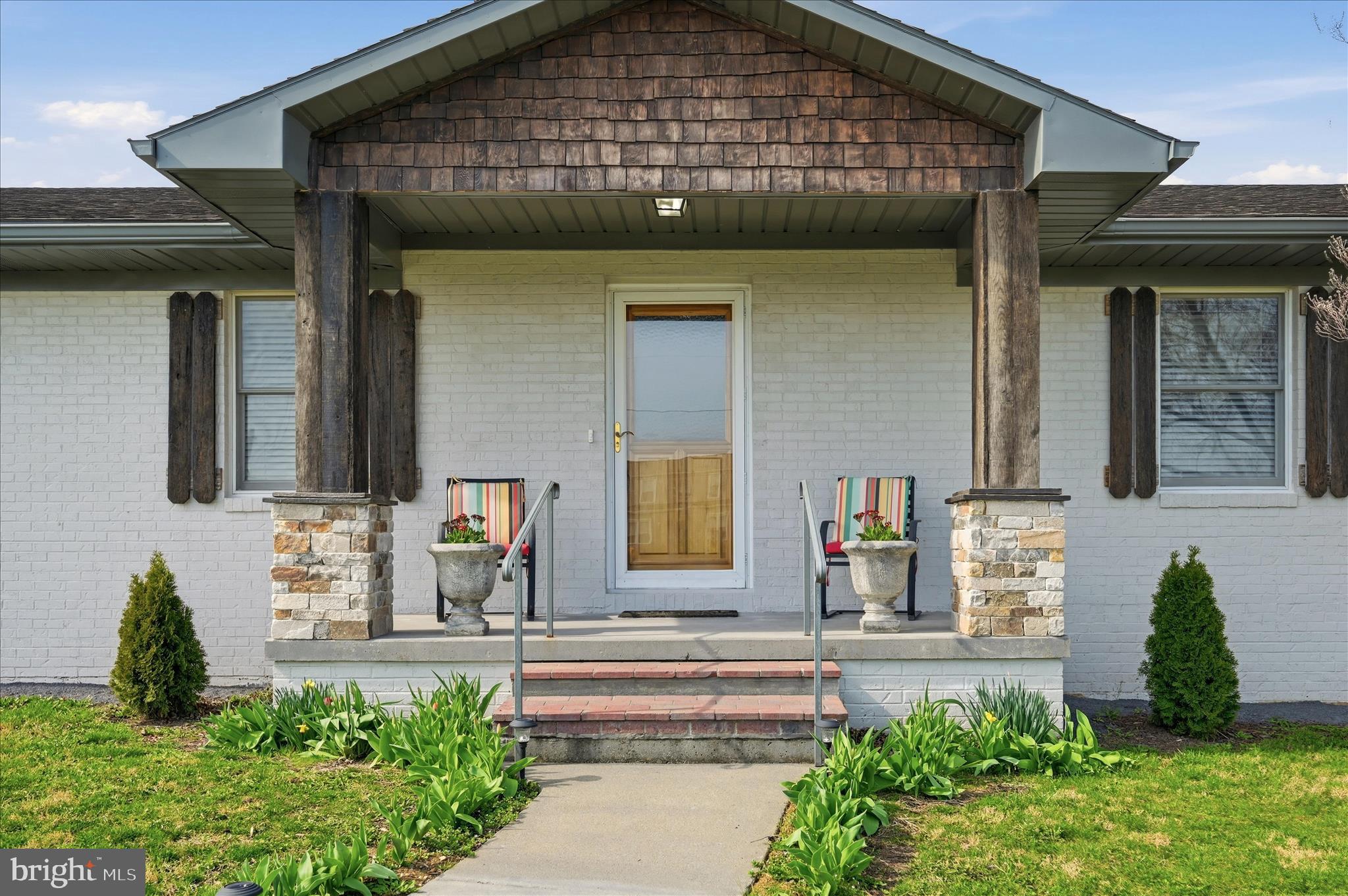 2171 Oranda Road Strasburg, VA 22657 - Photo 7 of 69 Front Porch sitting...check!