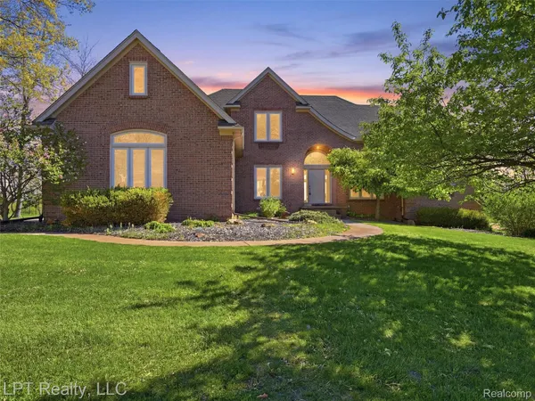 $600,000 | 860 Troon, Highland, MI 48357