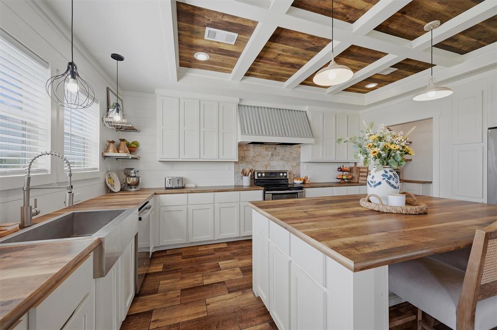 249 Mt Pleasant Road Valley View, TX 76272 - Photo 13 of 40