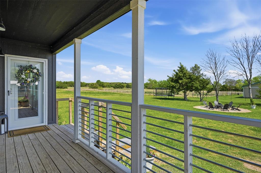 249 Mt Pleasant Road Valley View, TX 76272 - Photo 5 of 40