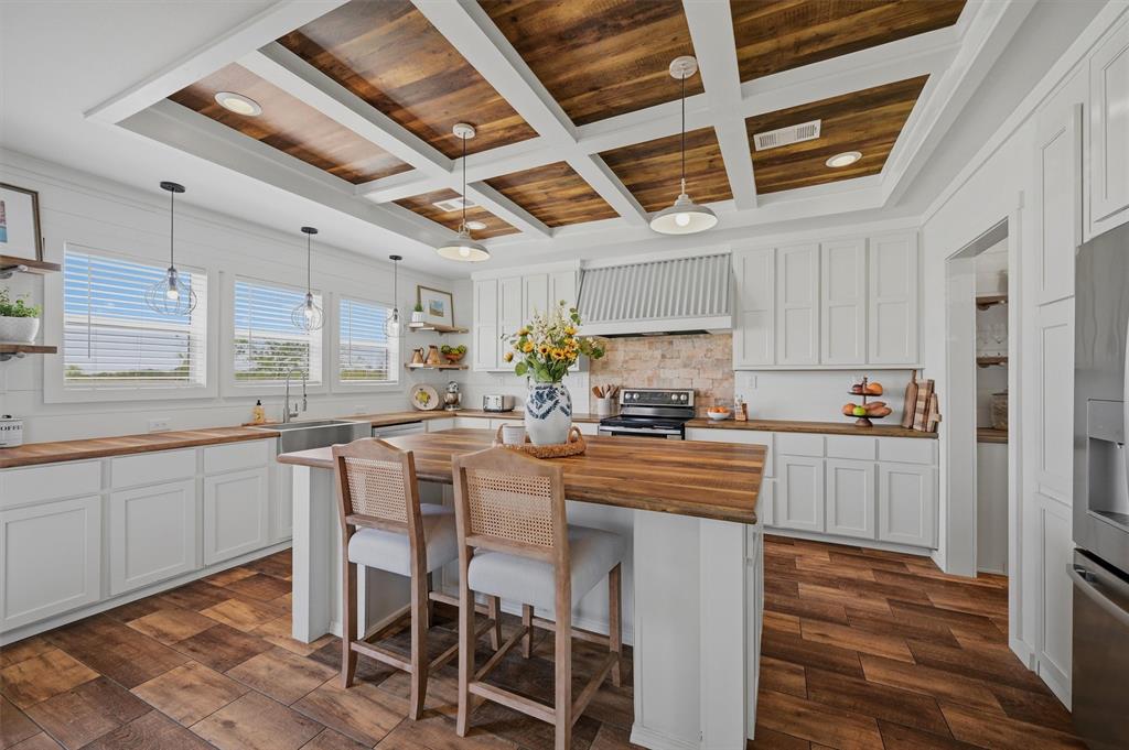 249 Mt Pleasant Road Valley View, TX 76272 - Photo 7 of 40