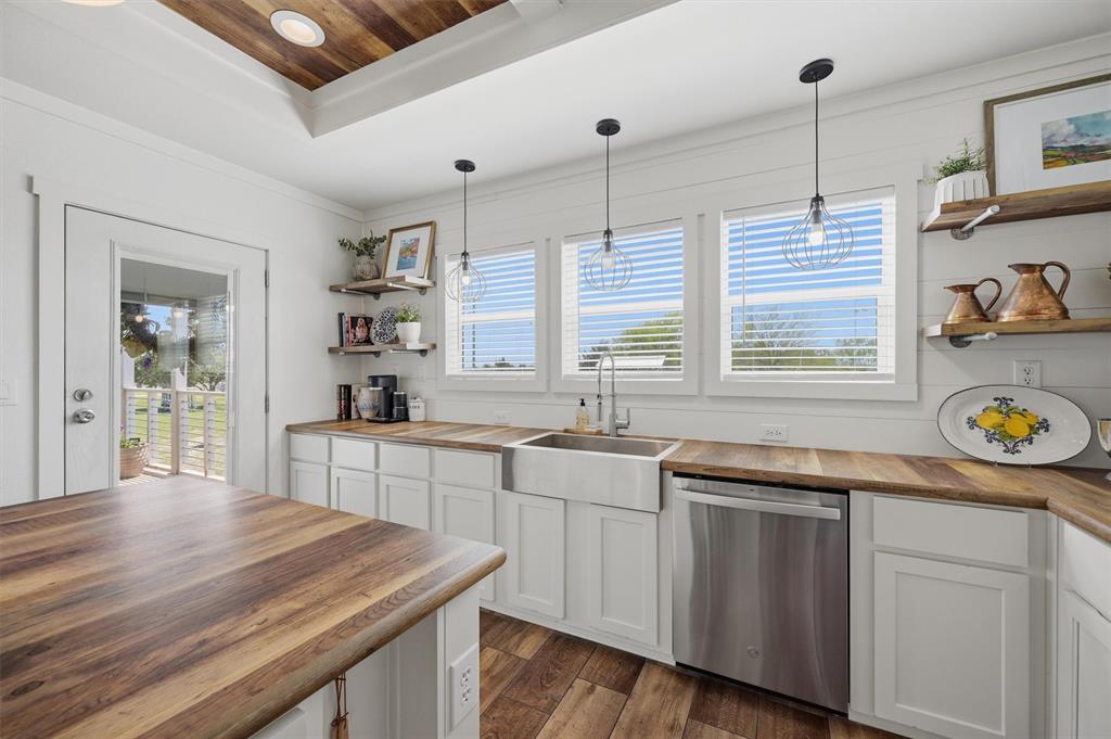 249 Mt Pleasant Road Valley View, TX 76272 - Photo 10 of 40 a kitchen with sink and window