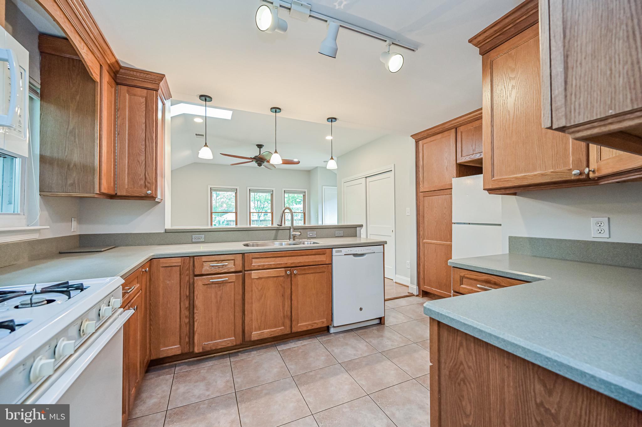 8006 Jackson Road Alexandria, VA 22308 - Photo 25 of 47