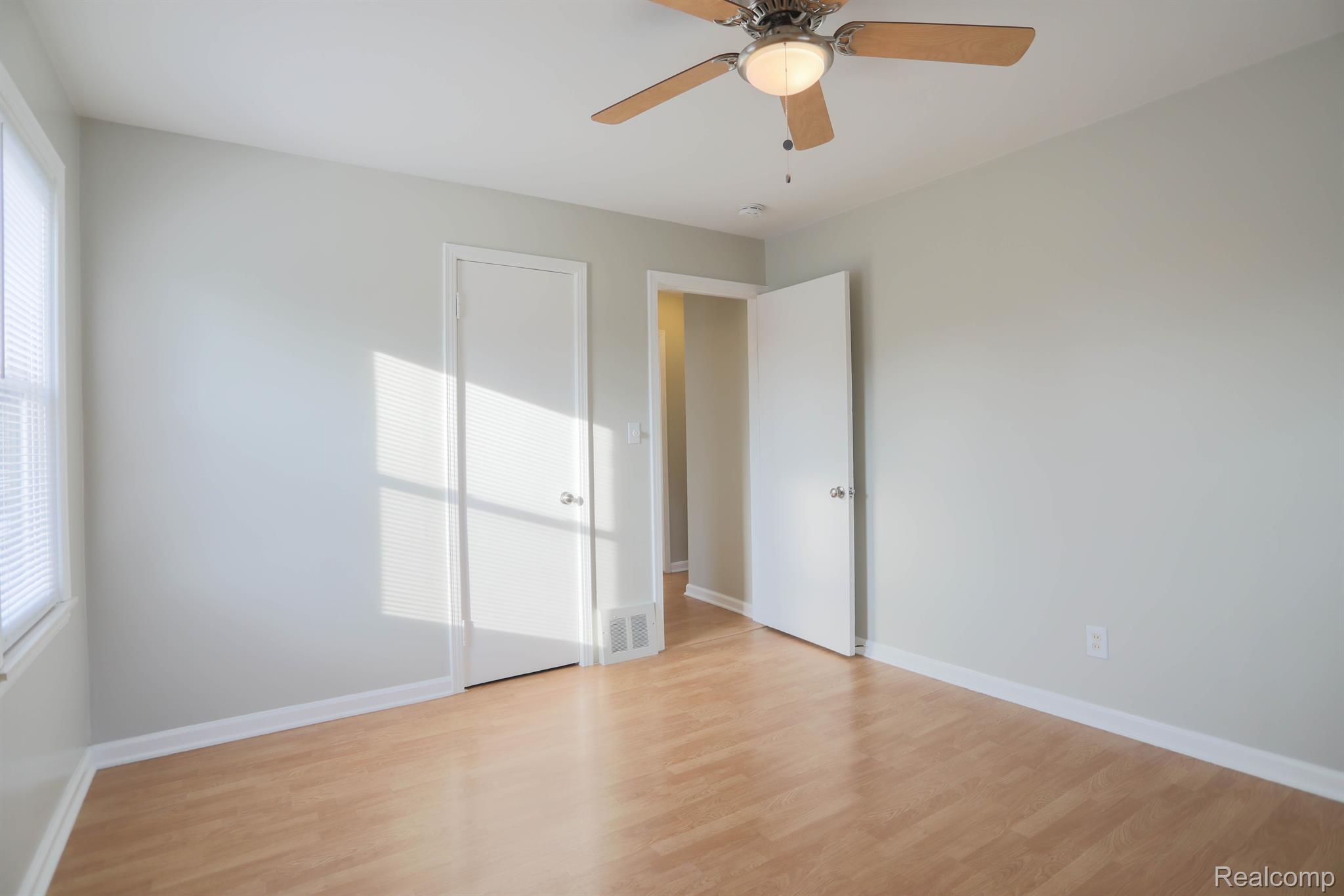 16003 Stephens Road Eastpointe, MI 48021 - Photo 16 of 30 Gallery Image 16