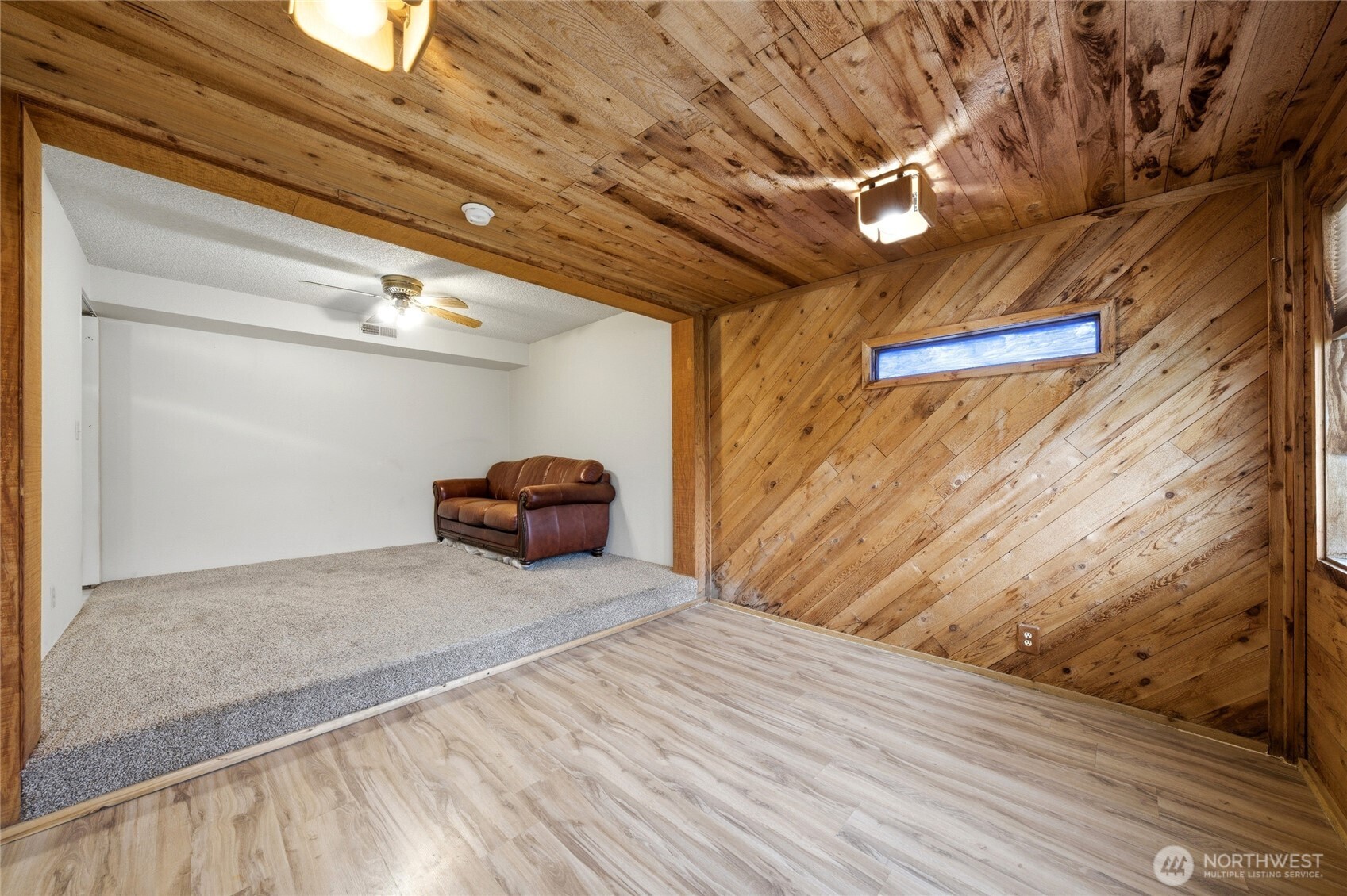 162 Tara Street Milton Freewater, OR 97862 - Photo 14 of 21 a living room with furniture