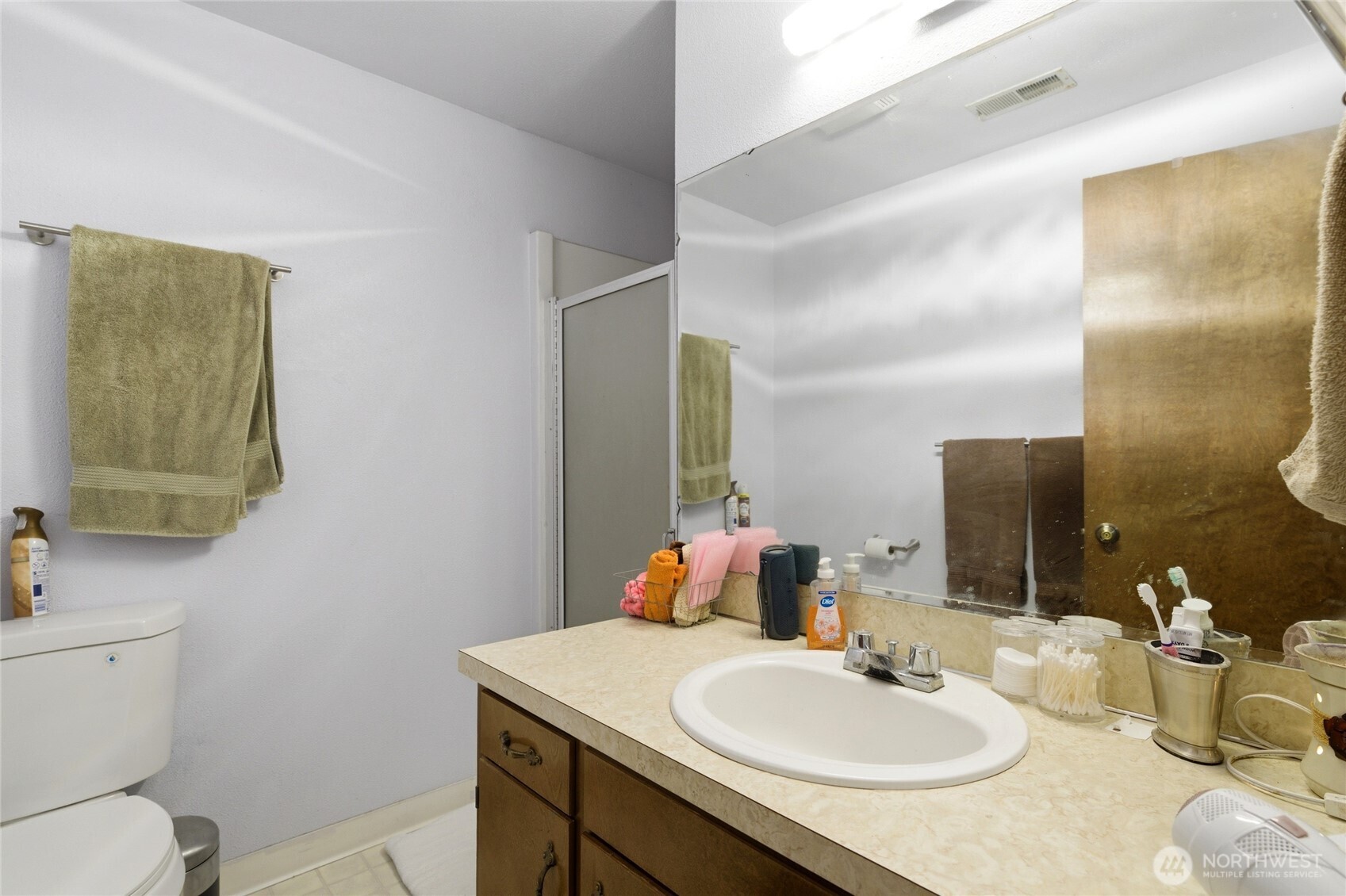 162 Tara Street Milton Freewater, OR 97862 - Photo 17 of 21 a bathroom with a sink toilet and mirror