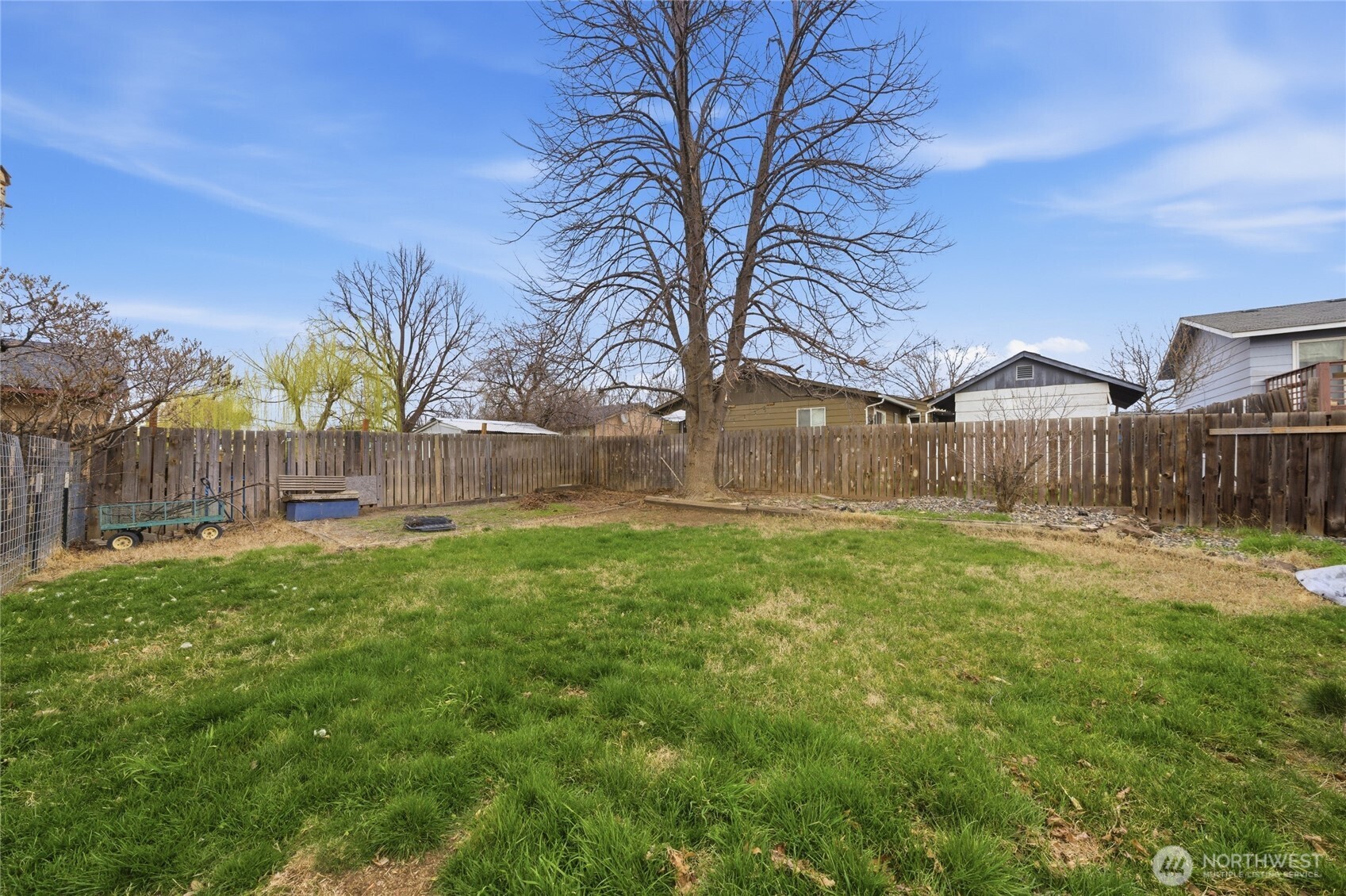 162 Tara Street Milton Freewater, OR 97862 - Photo 20 of 21 a backyard of a house