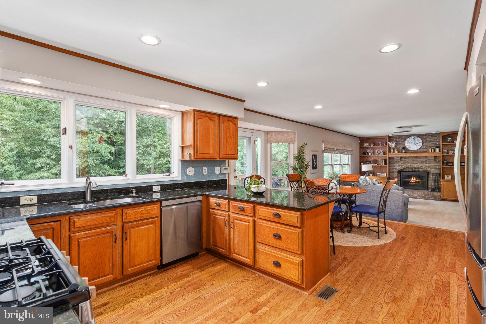 100 Boscobel Road Fredericksburg, VA 22405 - Photo 10 of 95 Gorgeous Kitchen