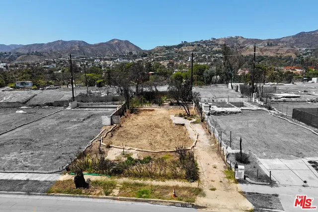 $1,800,000 | 563 North Tahquitz Place, Pacific Palisades, CA 90272