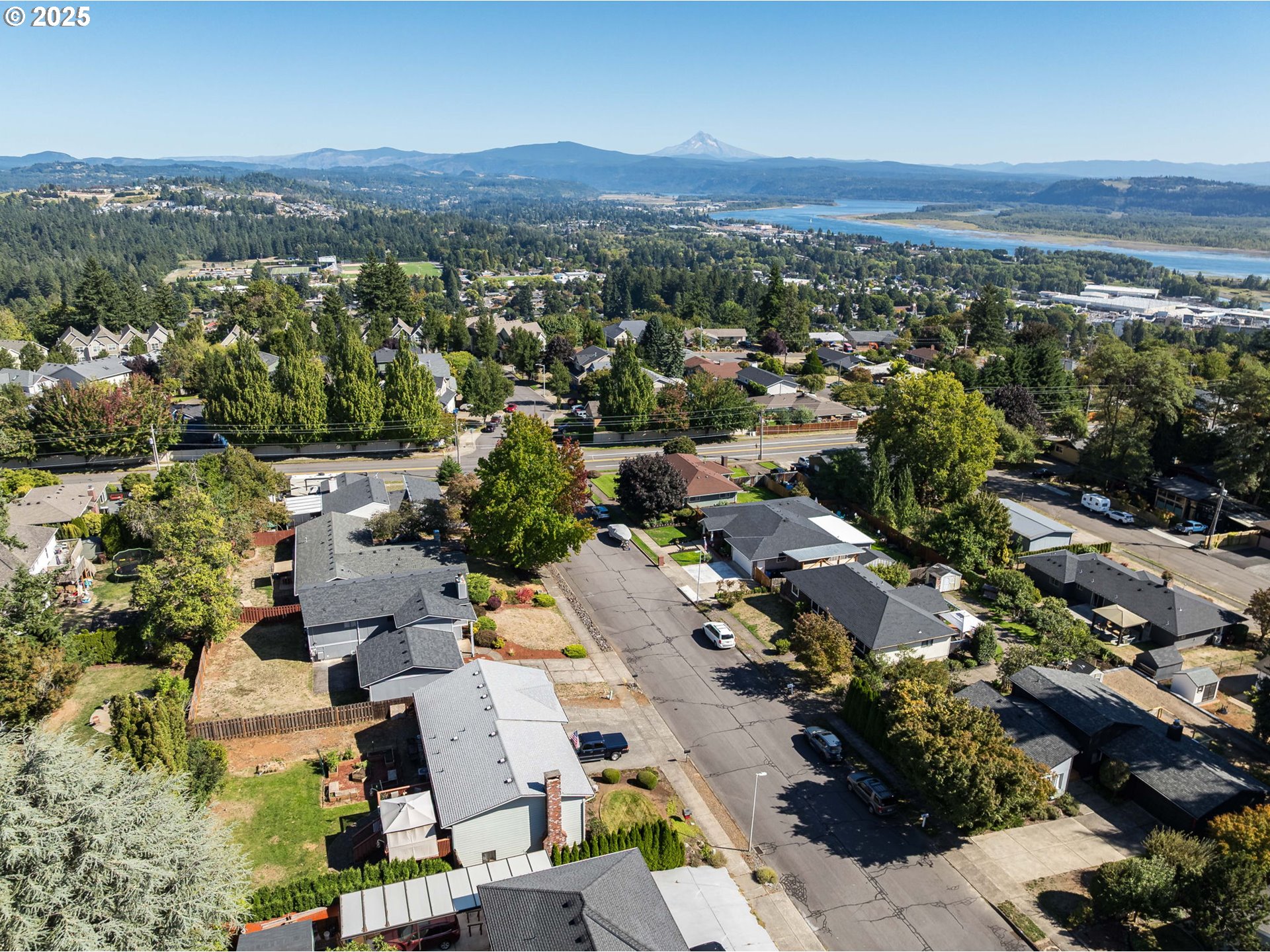 737 Northwest 20th Avenue Camas, WA 98607 - Photo 39 of 40 an aerial view of multiple house