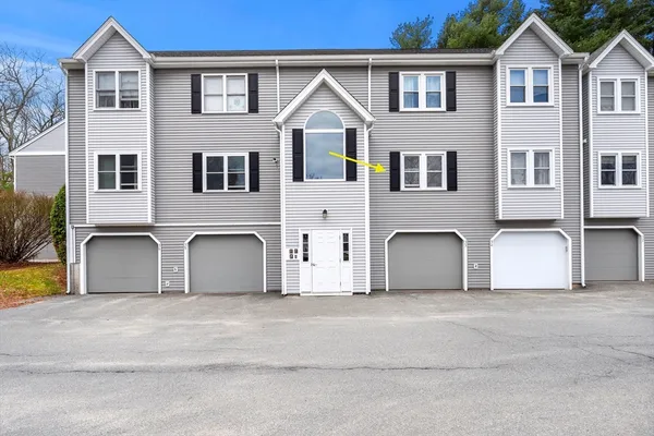$325,000 | 84 Tennis Plaza Road, Unit 33, Dracut, MA 01826