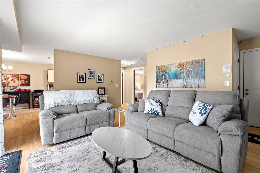 84 Tennis Plaza Road, Unit 33 Dracut, MA 01826 - Photo 5 of 24