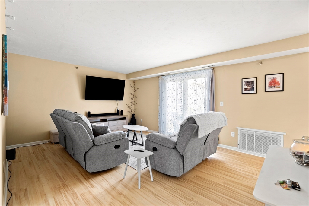 84 Tennis Plaza Road, Unit 33 Dracut, MA 01826 - Photo 6 of 24