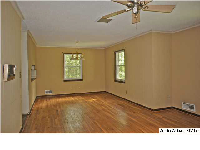 336 Sun Valley Road Birmingham, AL 35215 - Photo 6 of 32