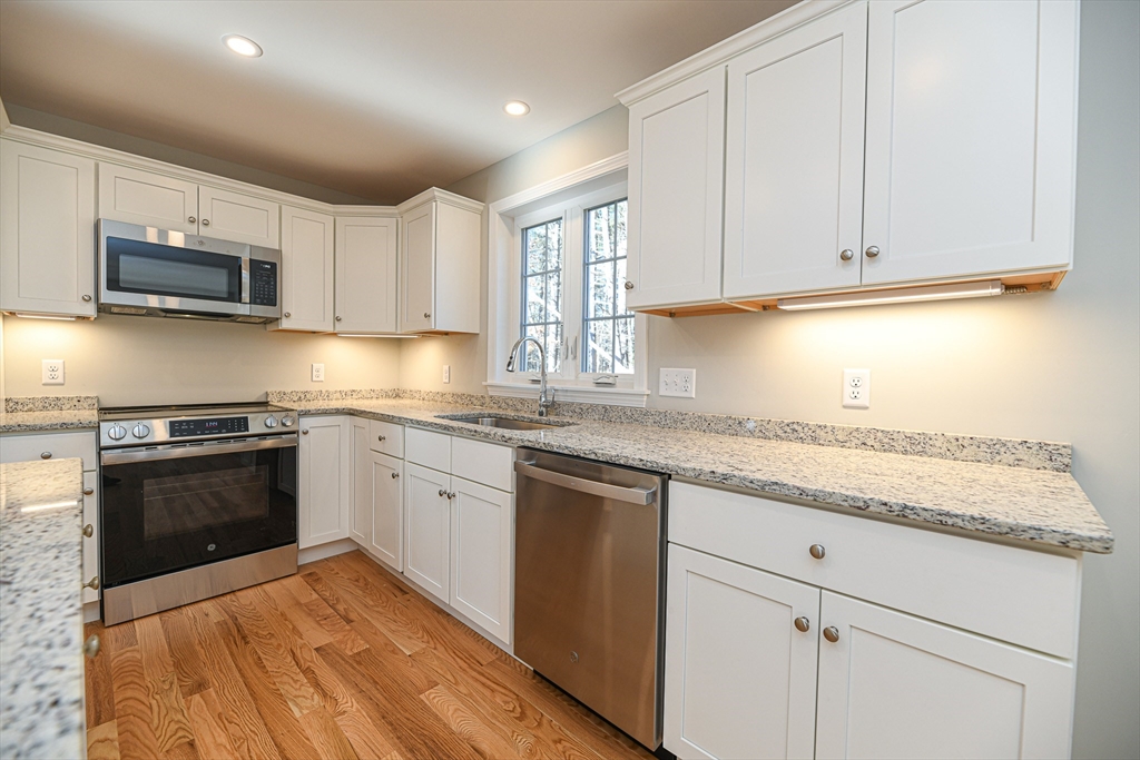 4 Delphi Way Londonderry, NH 03053 - Photo 14 of 20 Gallery Image 14