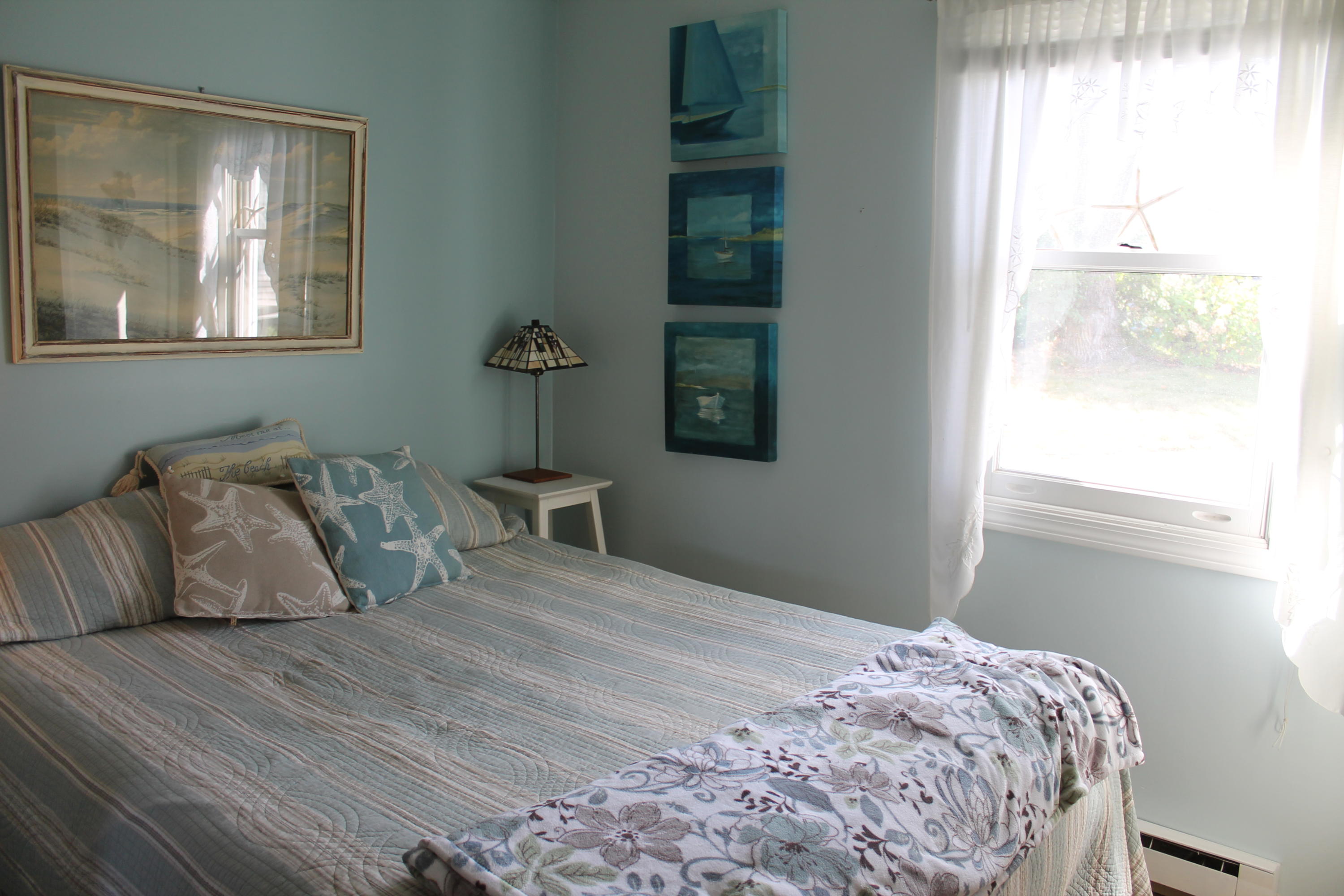1089 Post Road, Unit 6 Wells, ME 04090 - Photo 31 of 35 master w/queen size bed