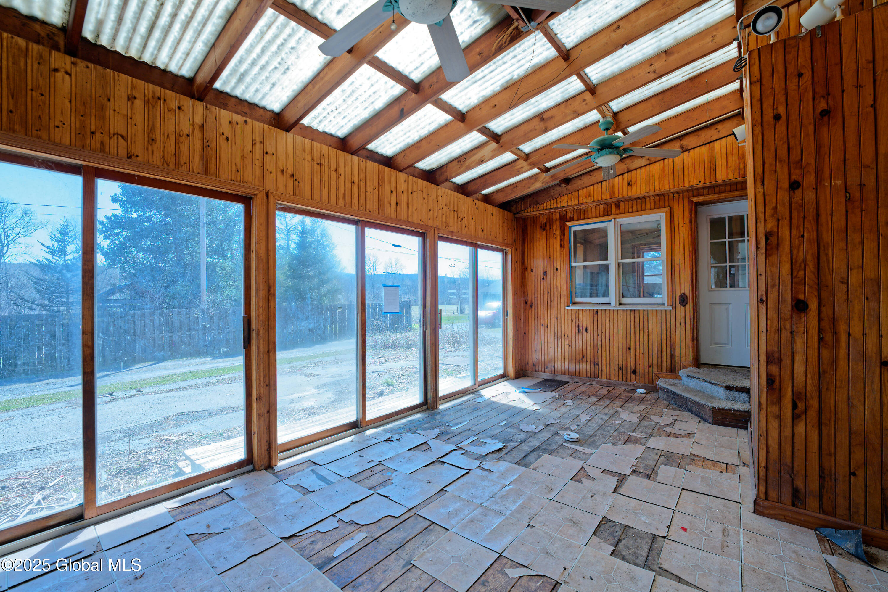 1135 Sacandaga Road Schenectady, NY 12302 - Photo 5 of 33 1 Sunroom 1