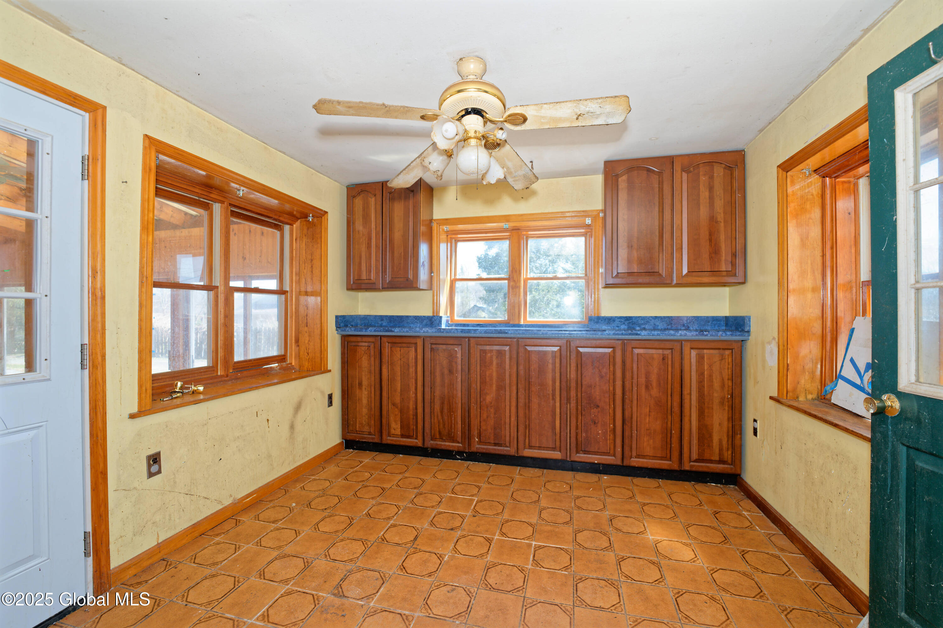 1135 Sacandaga Road Schenectady, NY 12302 - Photo 8 of 33 2 Kitchen 1