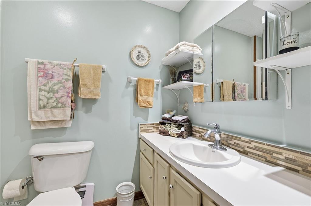 118 Honey Road Stokesdale, NC 27357 - Photo 23 of 39 Hall Bathroom