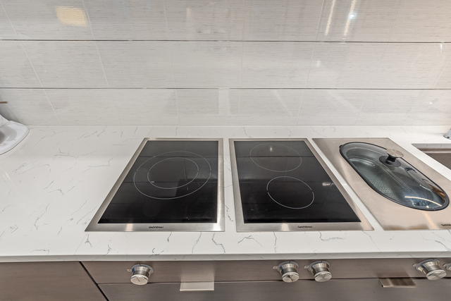 300 North State Street, Unit 2512 Chicago, IL 60654 - Photo 9 of 17 a close view of utility and sink