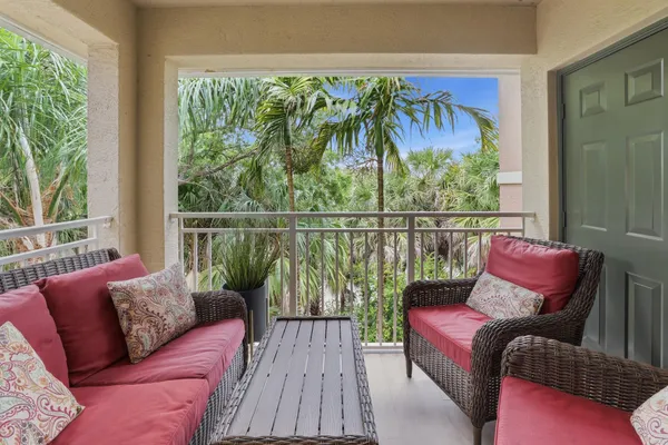 $2,600 | 6559 Emerald Dunes Drive, Unit 308, West Palm Beach, FL 33411