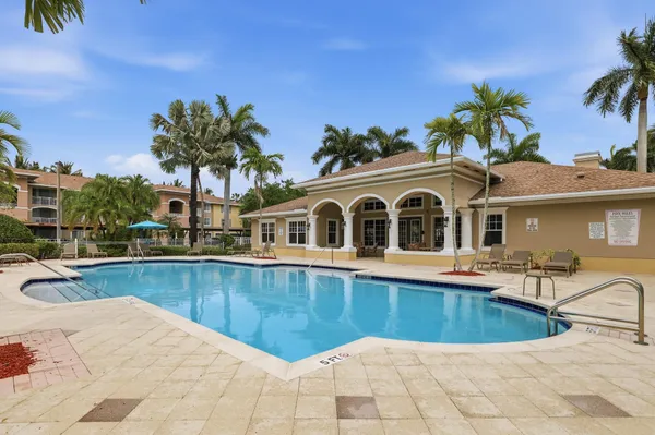 $2,600 | 6559 Emerald Dunes Drive, Unit 308, West Palm Beach, FL 33411