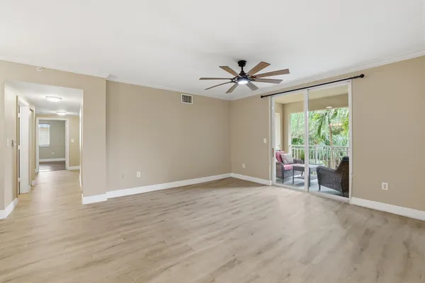 $2,600 | 6559 Emerald Dunes Drive, Unit 308, West Palm Beach, FL 33411