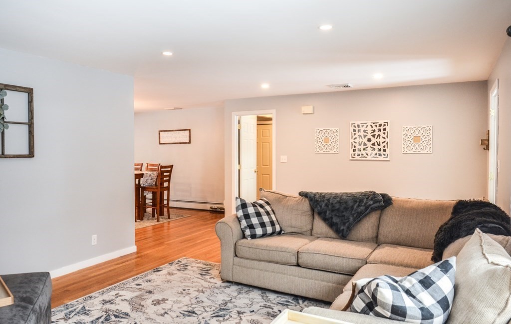 128 Jamieson Road Holden, MA 01520 - Photo 12 of 41 Gallery Image 12