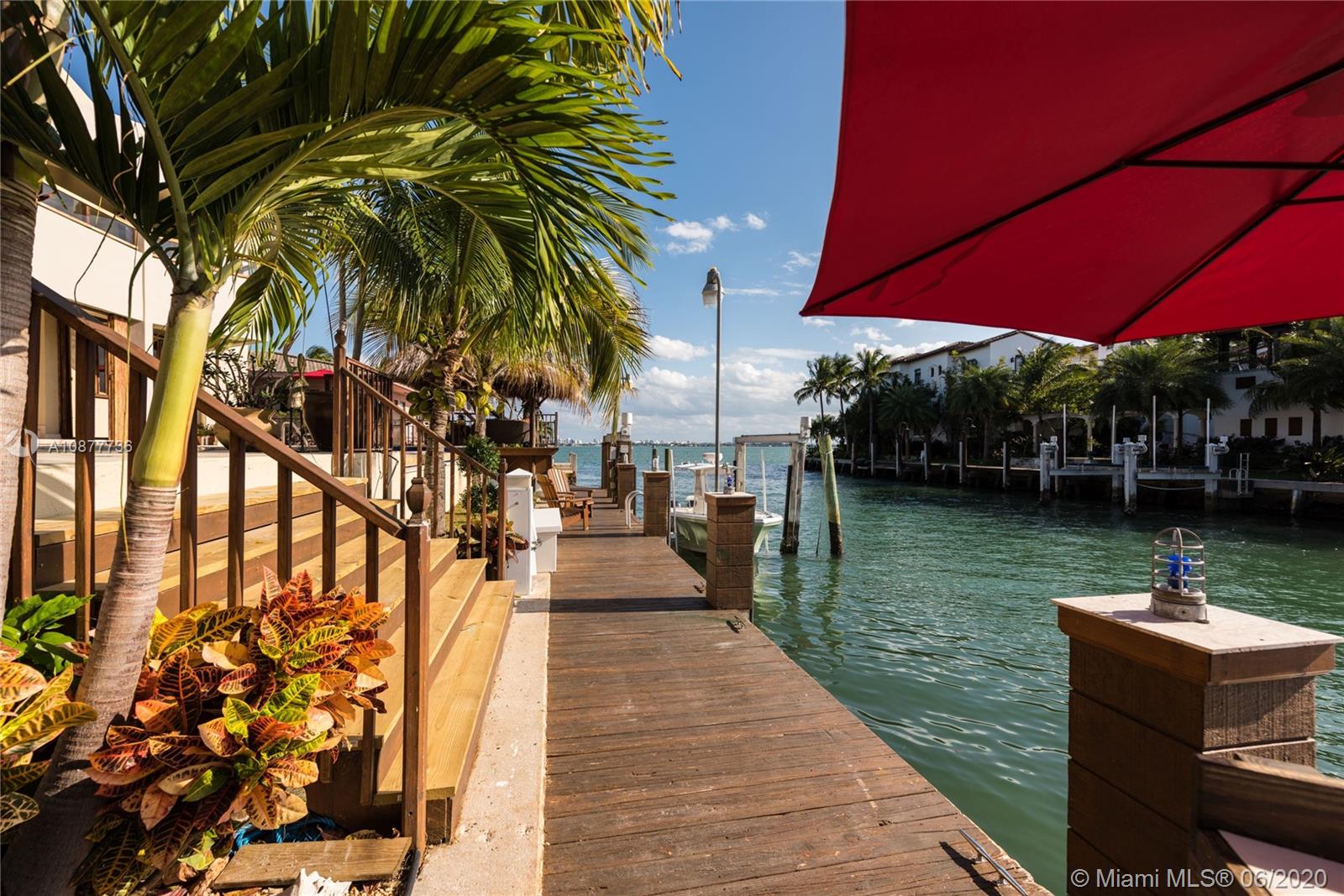 2076 Northeast 121st Road North Miami, FL 33181 - Photo 13 of 35 Gallery Image 13