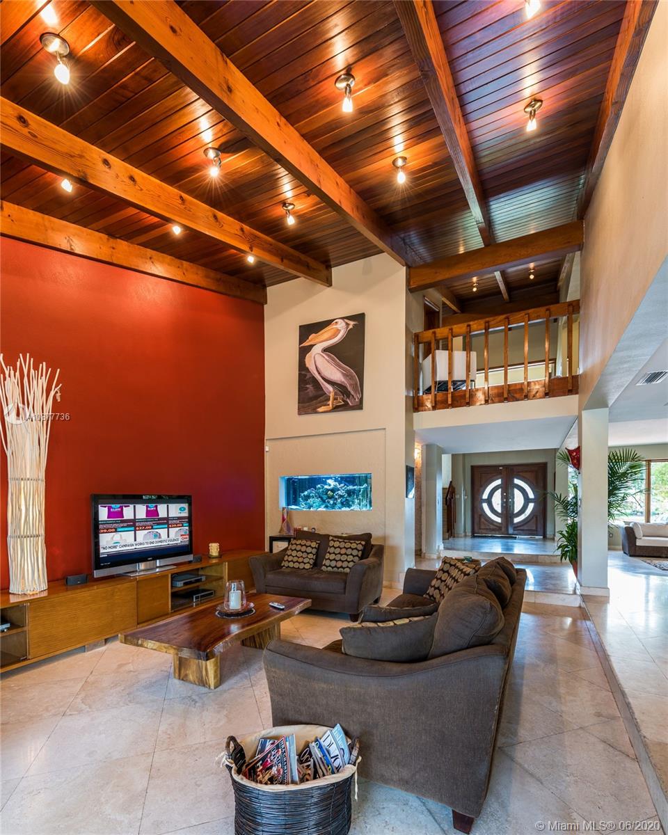 2076 Northeast 121st Road North Miami, FL 33181 - Photo 19 of 35 Gallery Image 19
