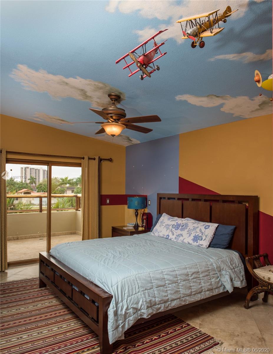 2076 Northeast 121st Road North Miami, FL 33181 - Photo 32 of 35 Gallery Image 32