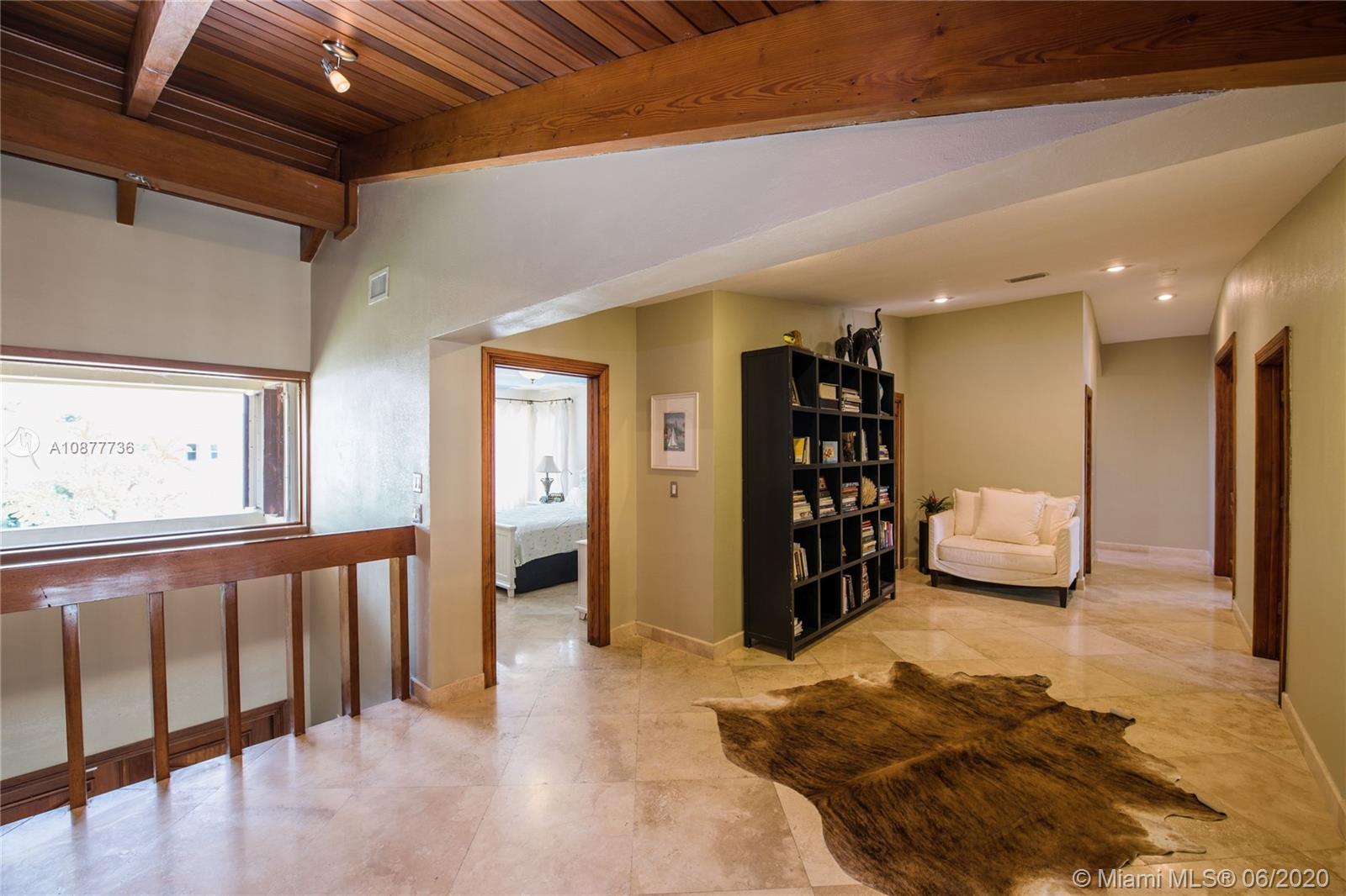2076 Northeast 121st Road North Miami, FL 33181 - Photo 33 of 35 Gallery Image 33