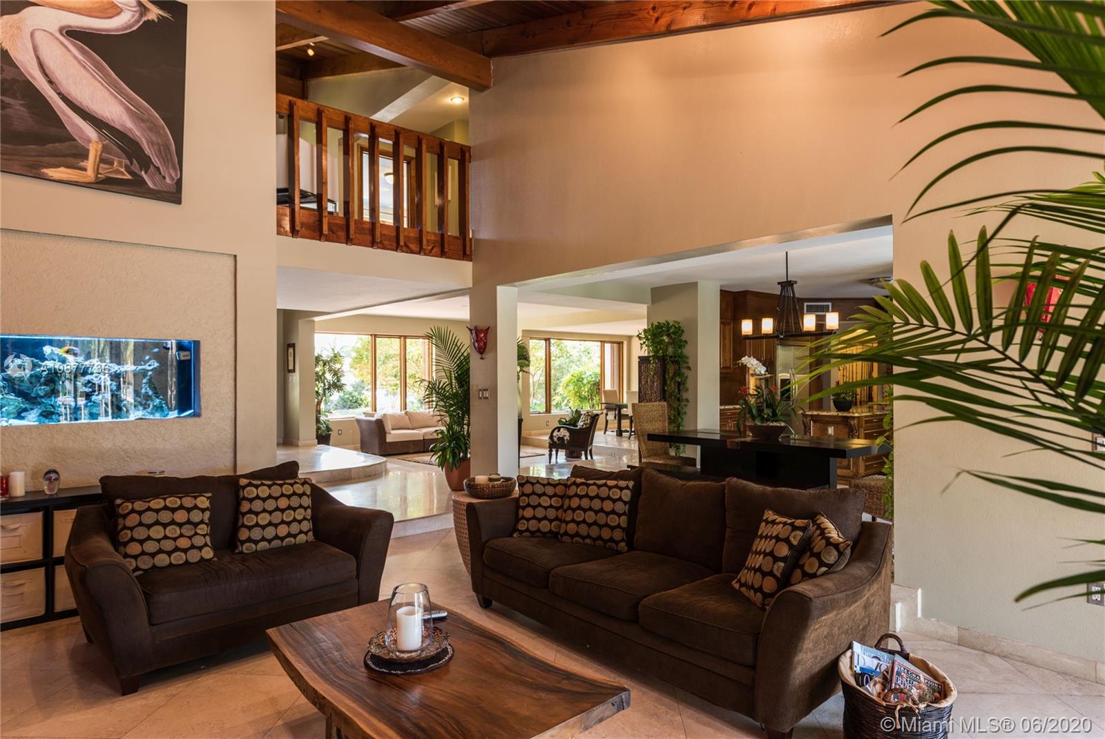 2076 Northeast 121st Road North Miami, FL 33181 - Photo 4 of 35 Gallery Image 4