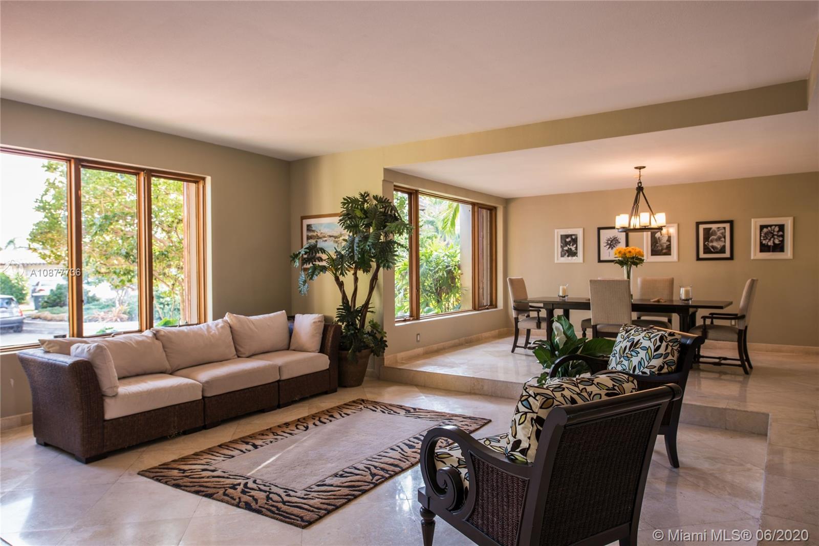 2076 Northeast 121st Road North Miami, FL 33181 - Photo 6 of 35 Gallery Image 6
