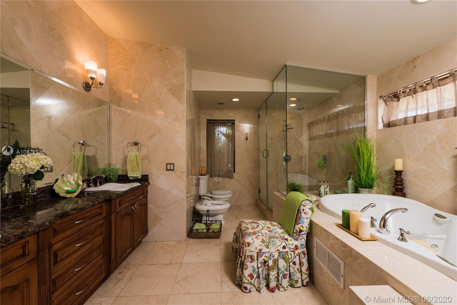 2076 Northeast 121st Road North Miami, FL 33181 - Photo 9 of 35 Gallery Image 9
