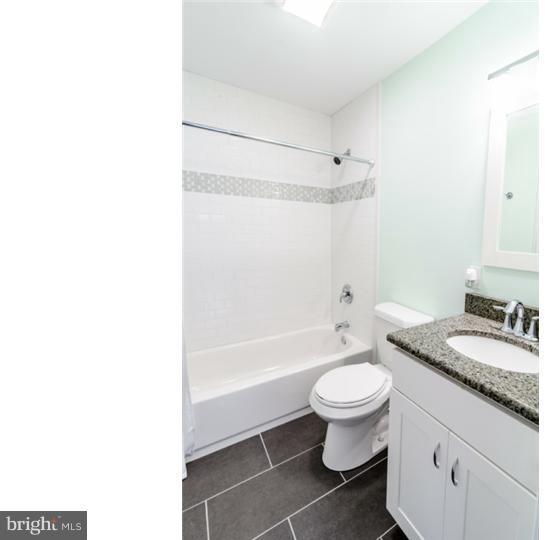 43 Roxeter Road New Castle, DE 19720 - Photo 11 of 18 Bathroom