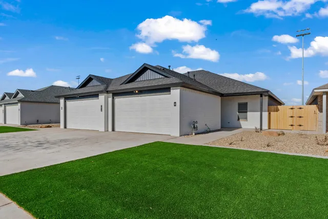 $1,725 | 7014 40th Street, Lubbock, TX 79407