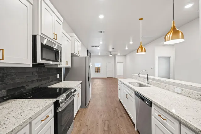 $1,725 | 7014 40th Street, Lubbock, TX 79407