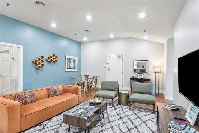 $2,600,000 | 3308 Burgundy Street, New Orleans, LA 70117