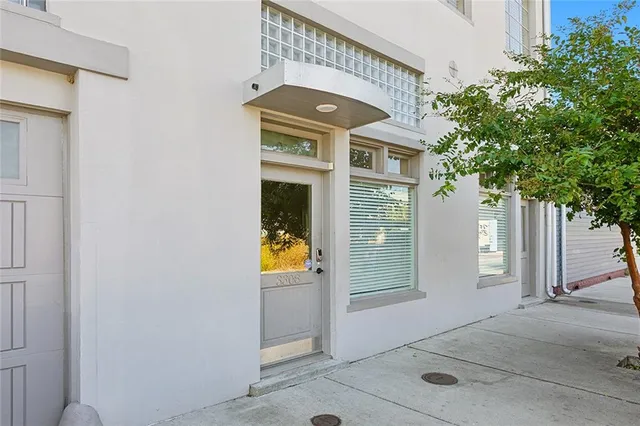 $2,600,000 | 3308 Burgundy Street, New Orleans, LA 70117